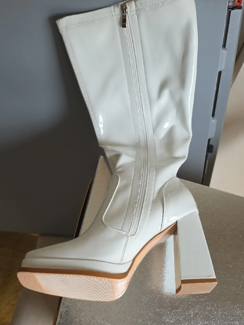 Women's White Knee-High Block Heel Boot